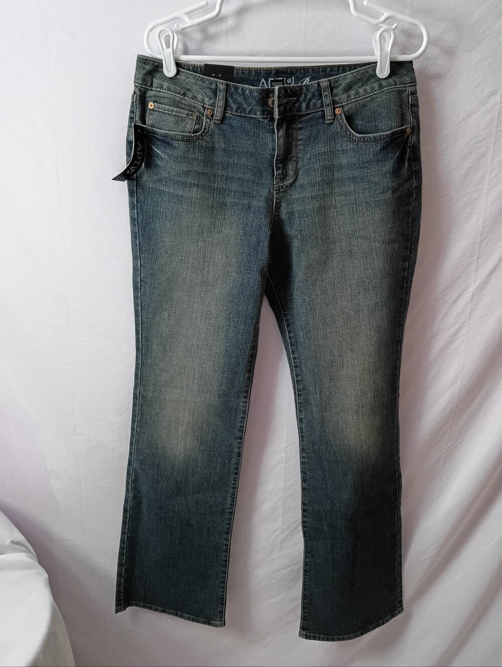 Apt 9 Bootcut Mid-rise Straight Hip & Thigh Jeans Size 10